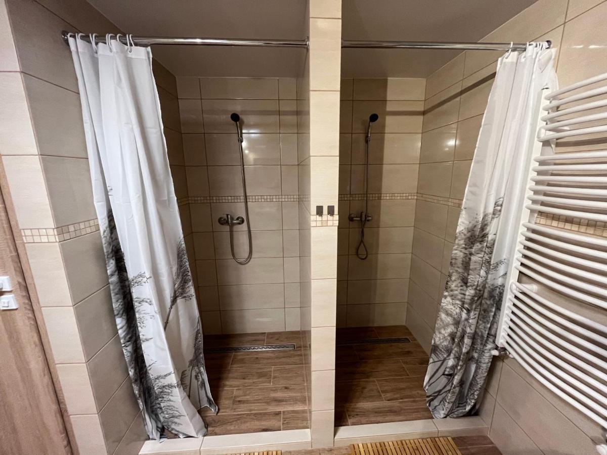 Hôtel Dom Pod Zajacem à Oświęcim Extérieur photo
